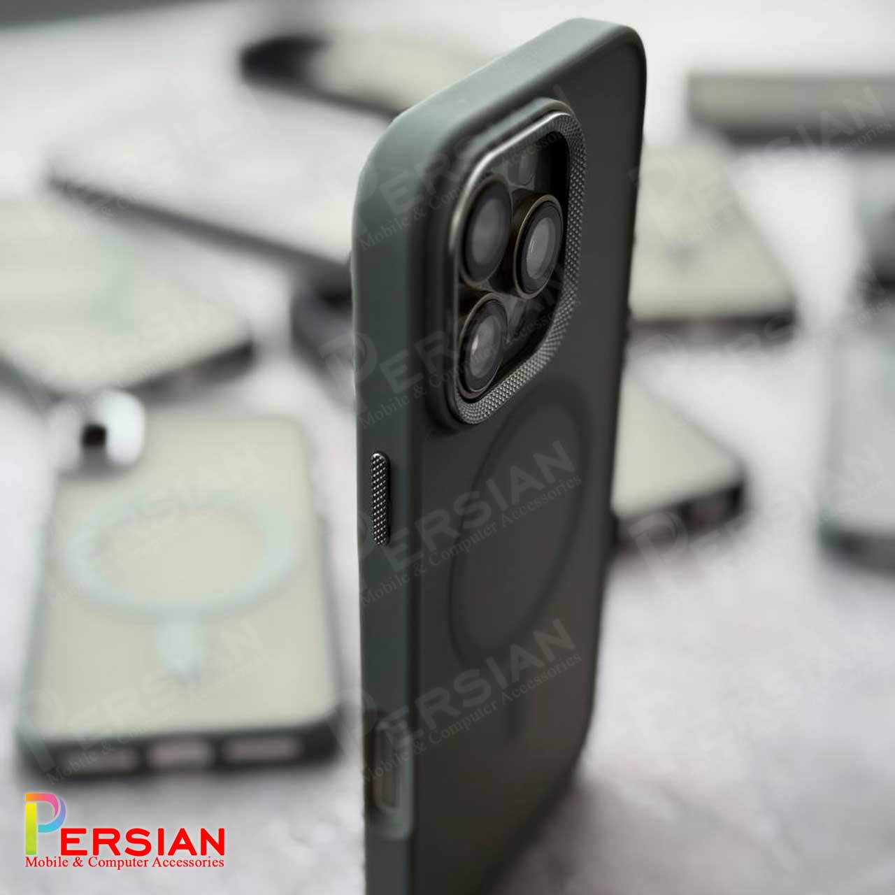 قاب گوشی آیفون 12 مات مگ سیف دار برند مجیک ماسک با لنز برجسته طرح کربن Magic Mask IPhone 12